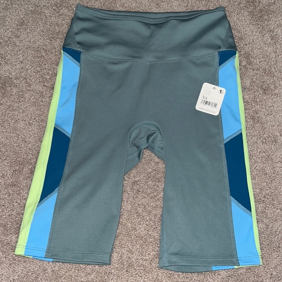 Free People- FP Movement Biker Shorts Size XS Color Block Green and Blue - Picture 3 of 4